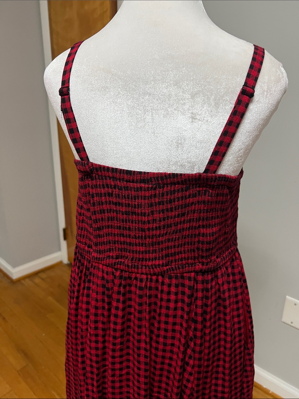 Torrid Red & Black Gingham Smocked Hankie Hem Dress W/ Pockets Size 1 / 1X - Picture 9 of 11